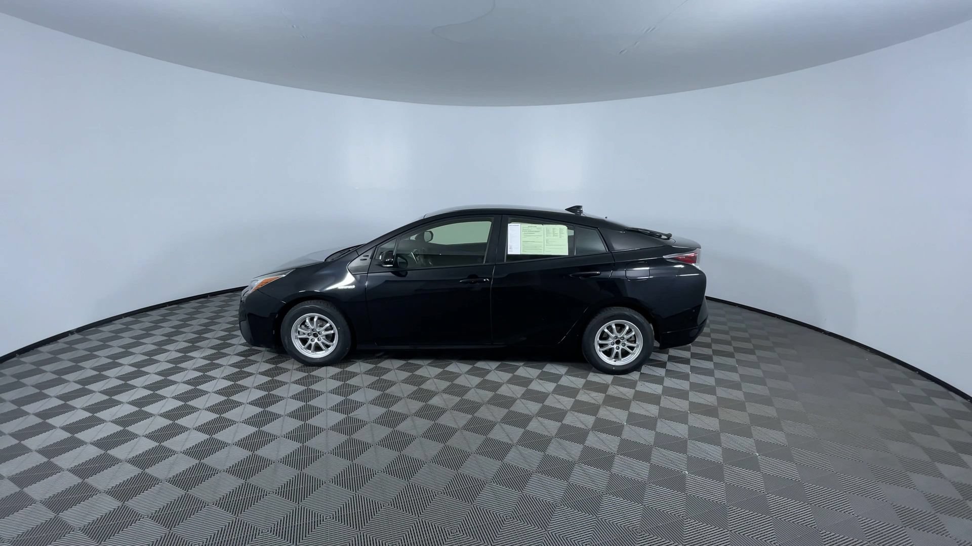 Used 2016 Toyota Prius Two FWD image 5