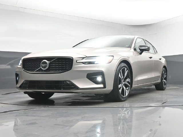Used 2024 Volvo S60 B5 Plus w/ Climate Package FWD image 37
