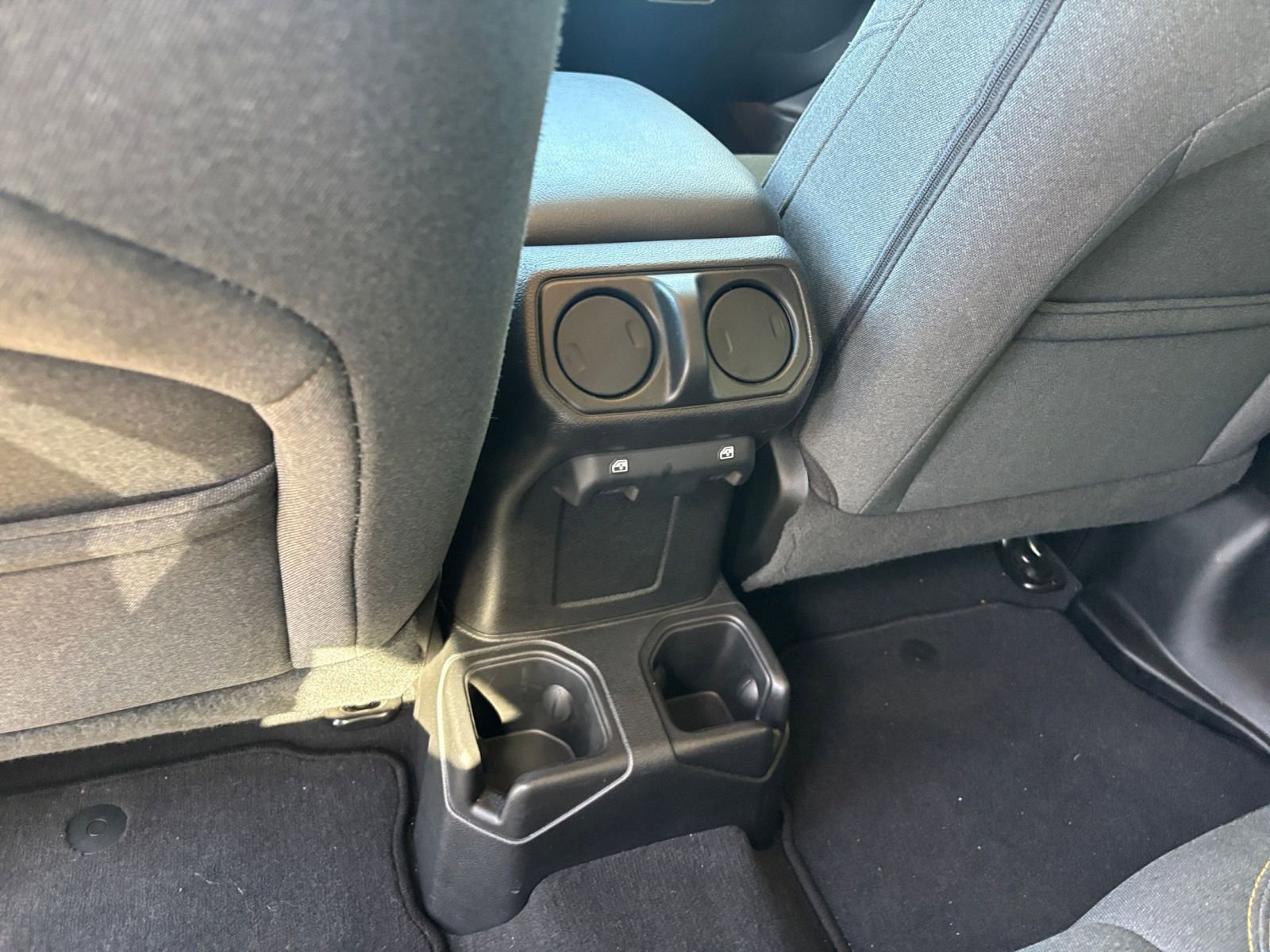 Used 2025 Jeep Wrangler Unlimited Sport AWD/4WD image 23