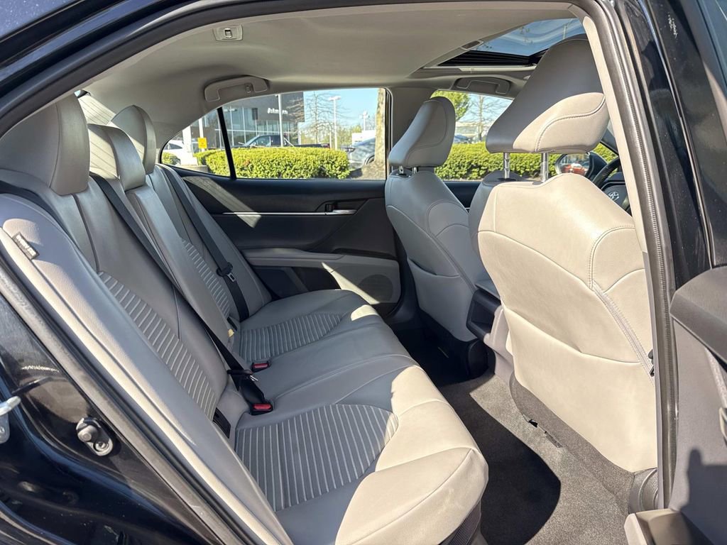 Used 2022 Toyota Camry SE w/ Cold Weather Package FWD image 21
