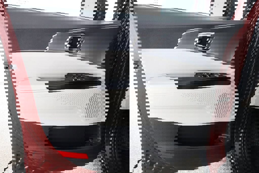 Used 2022 Kia Carnival LX image 10