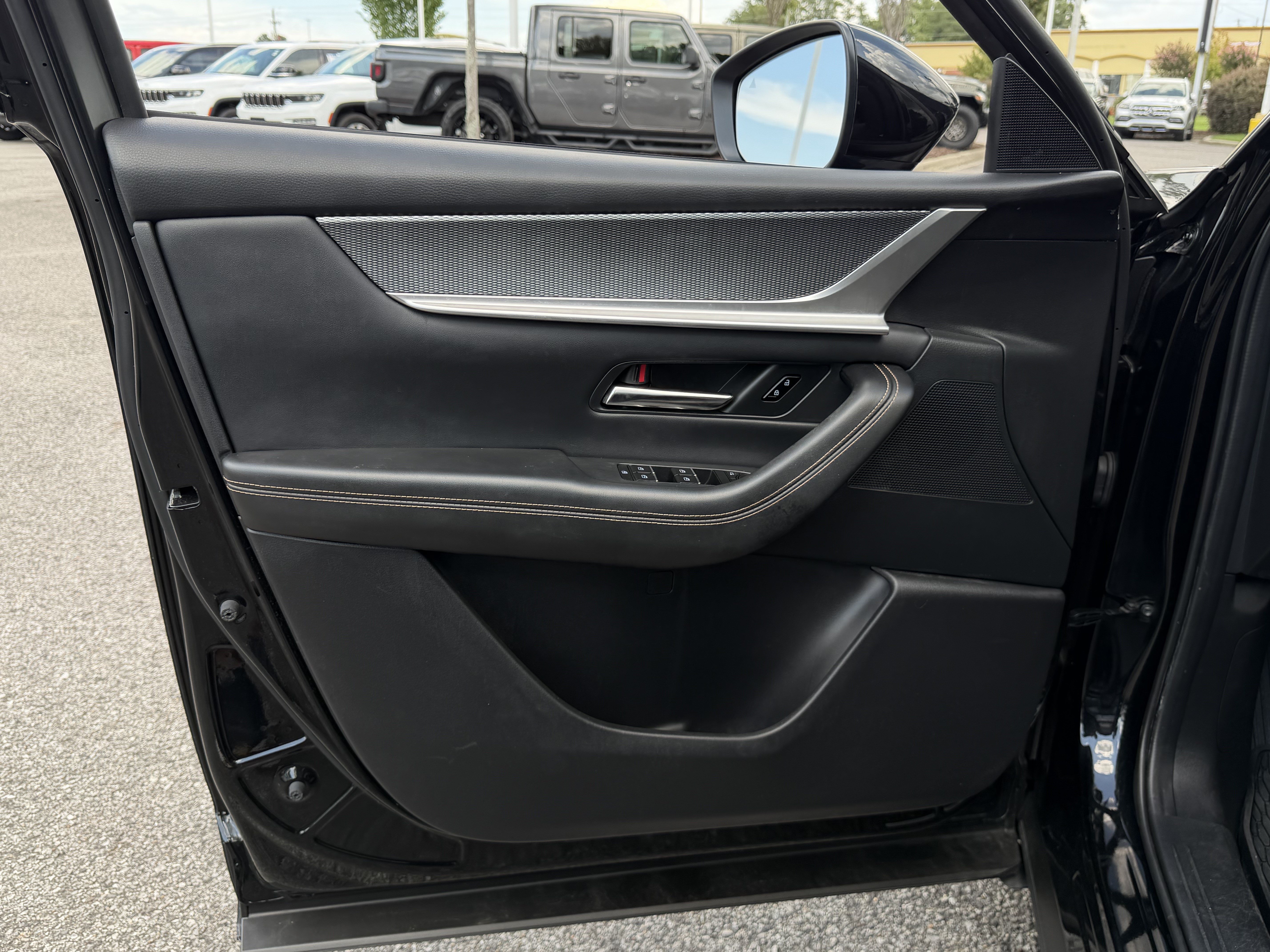 Used 2025 MAZDA CX-90 Plug-In Hybrid w/ Preferred AWD/4WD image 14