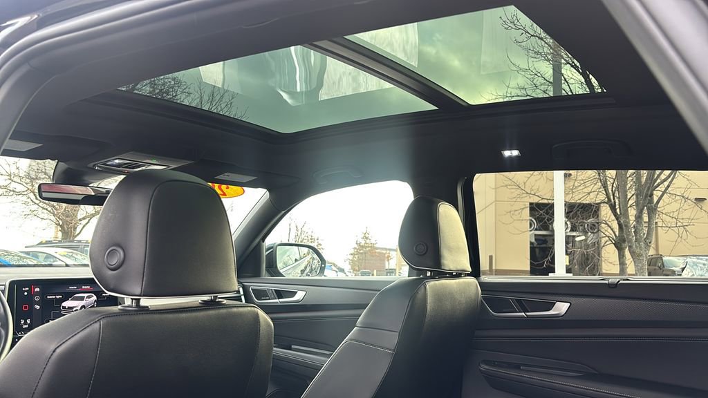 Used 2025 Volkswagen Atlas Cross Sport SEL Premium R-Line image 32