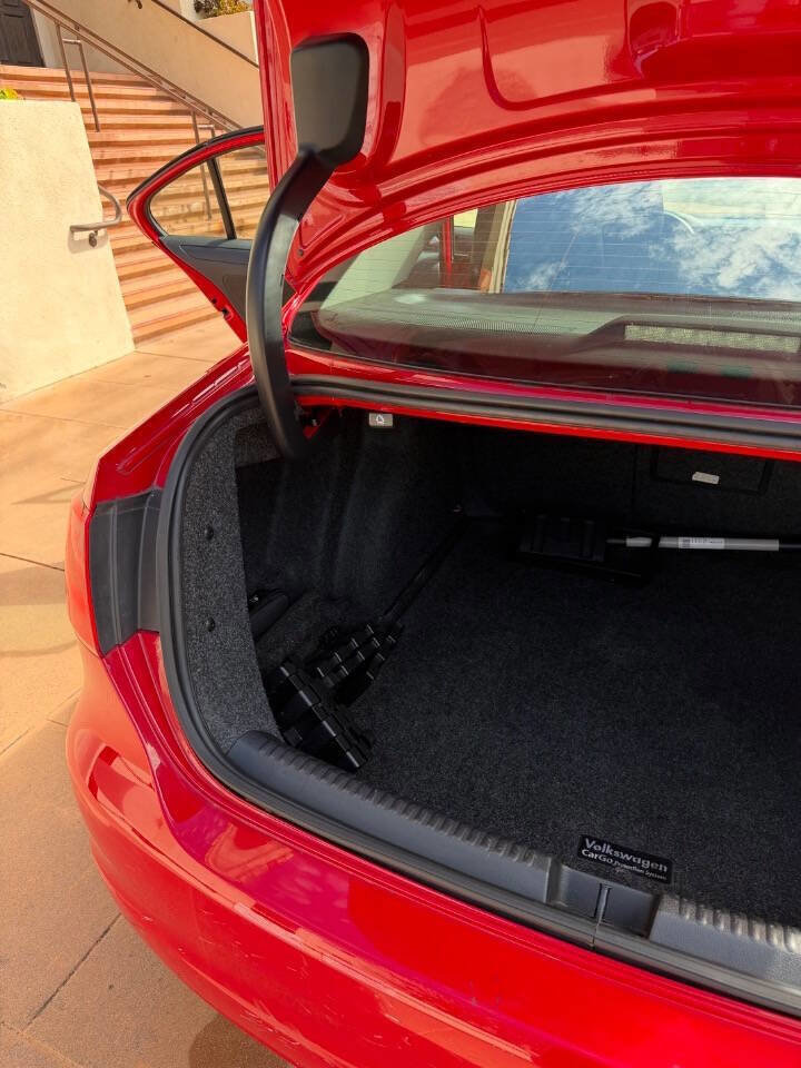 Used 2014 Volkswagen Jetta SE image 28