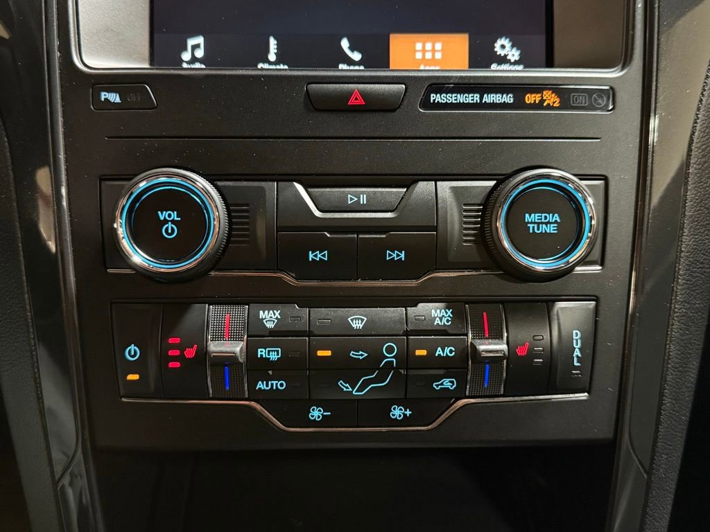 Used 2018 Ford Explorer XLT w/ Equipment Group 202A AWD/4WD image 15