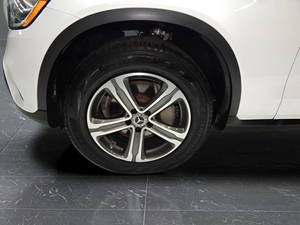 Used 2020 Mercedes-Benz GLC 300 4MATIC w/ Multimedia Package image 11