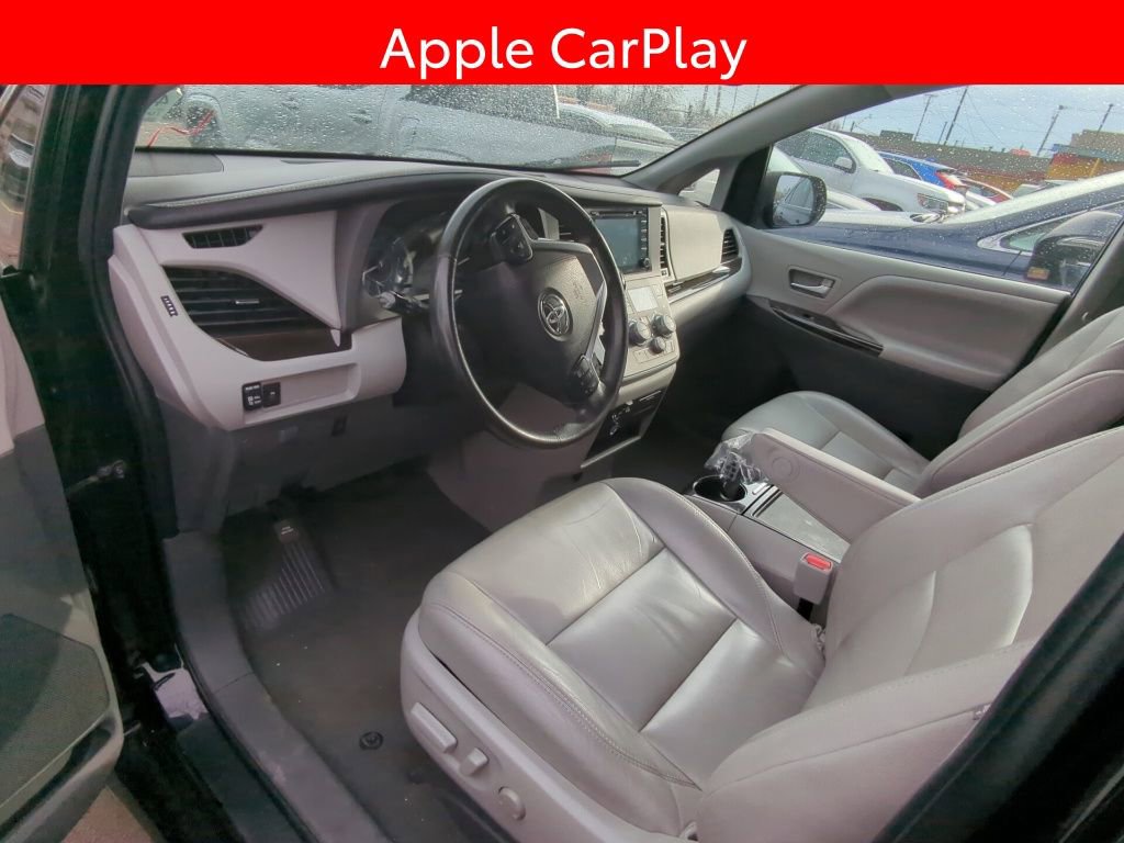 Used 2020 Toyota Sienna XLE image 7