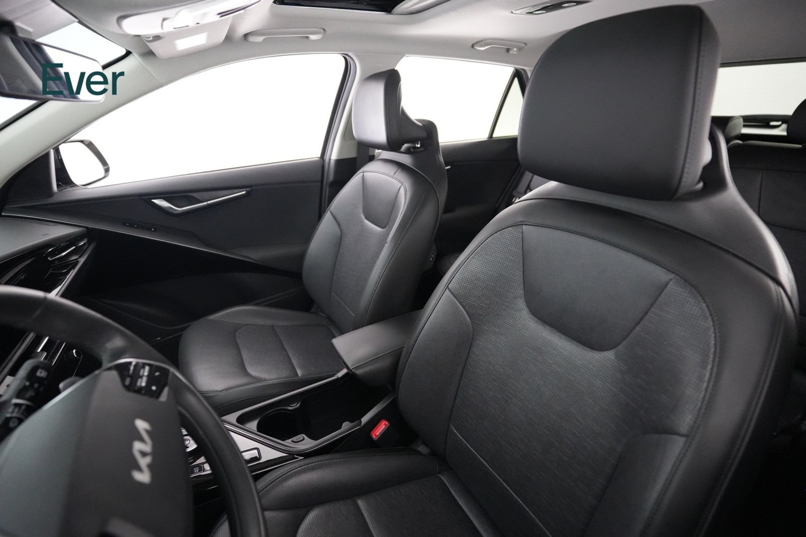 Used 2023 Kia Niro Wave w/ Wave Preserve Package FWD image 4
