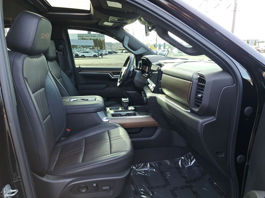 Used 2022 Chevrolet Silverado 1500 High Country w/ Z71 Off-Road Package AWD/4WD image 18