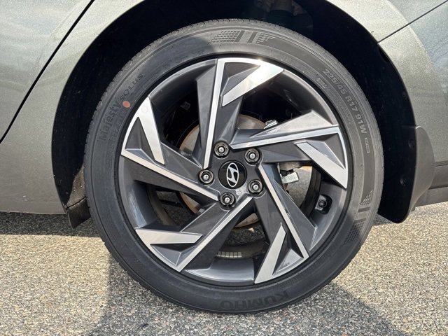Certified 2025 Hyundai Elantra Sport image 63