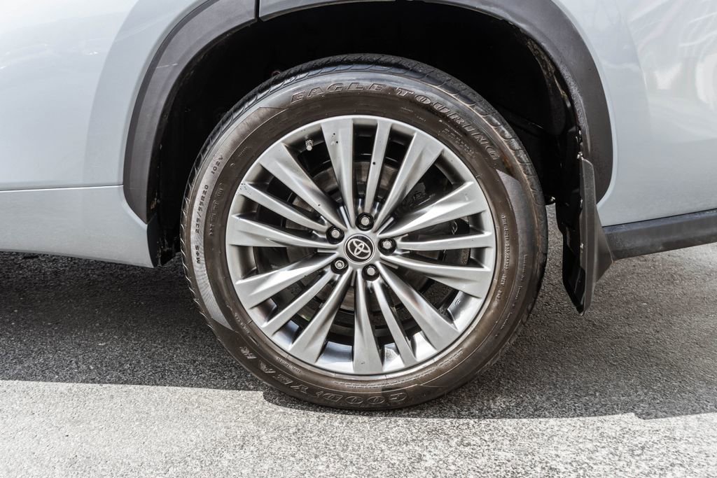 Used 2020 Toyota Highlander Platinum image 40