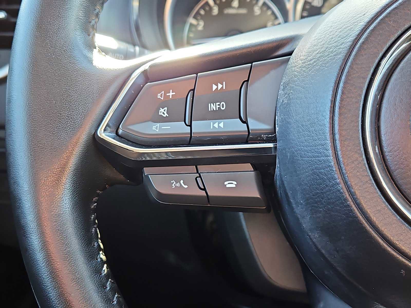 Used 2023 MAZDA CX-9 Touring image 22