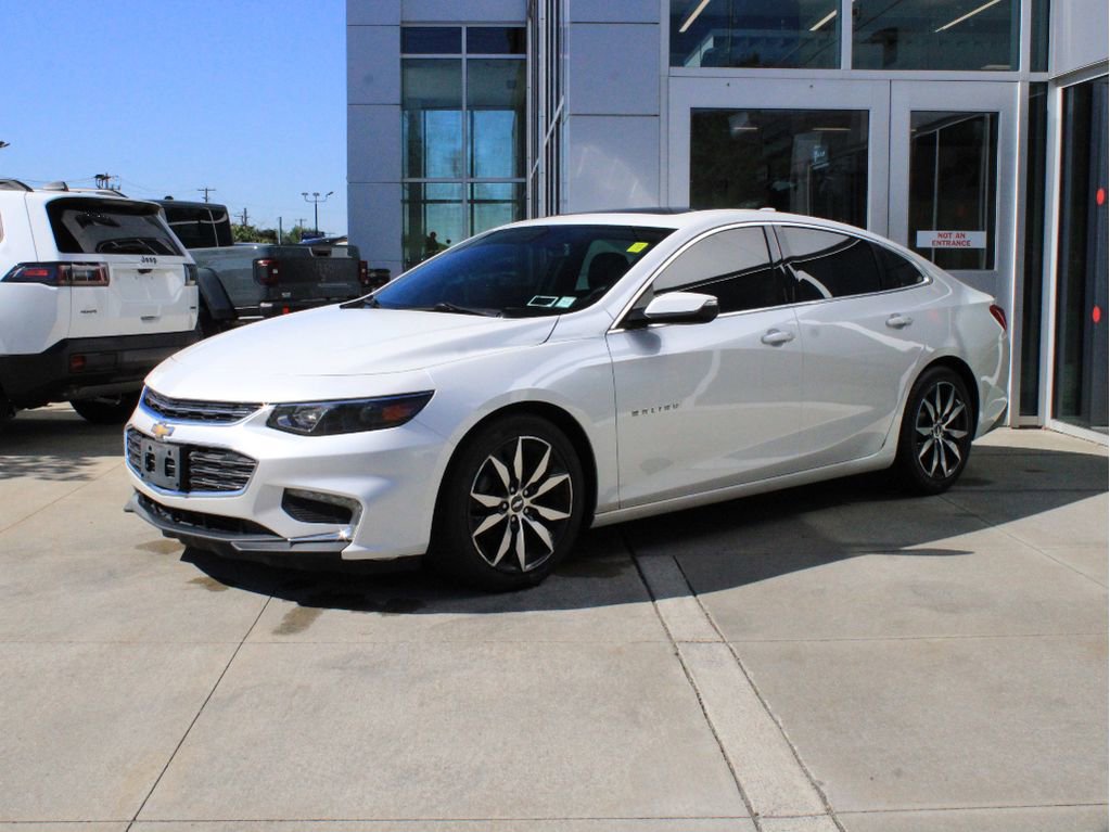 Used 2017 Chevrolet Malibu LT w/ Leather Package FWD image 3