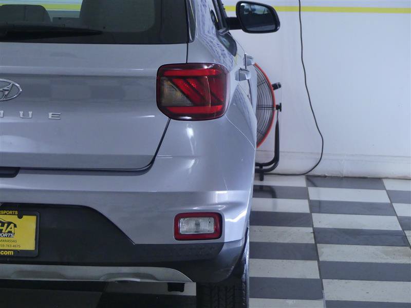 Used 2021 Hyundai Venue SE FWD image 25