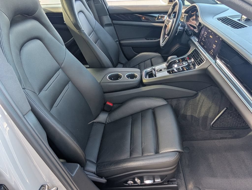 Certified 2019 Porsche Panamera image 17