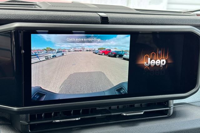 New 2025 Jeep Gladiator Sport AWD/4WD image 19