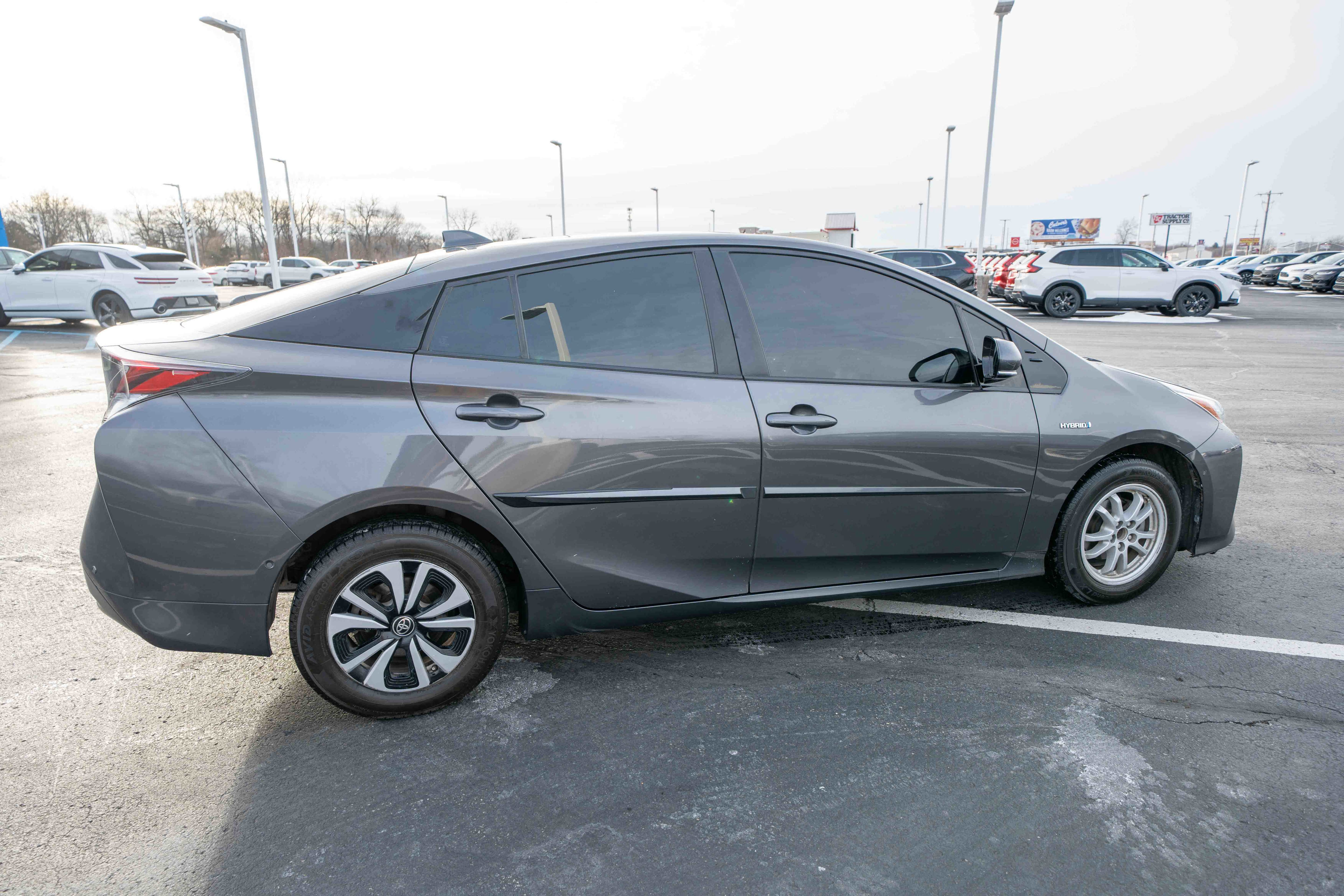 Used 2017 Toyota Prius Four image 6