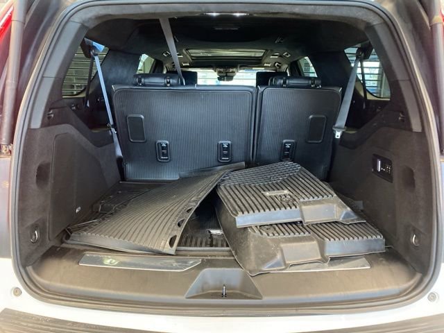 Used 2023 Cadillac Escalade ESV Premium Luxury Platinum AWD/4WD image 9