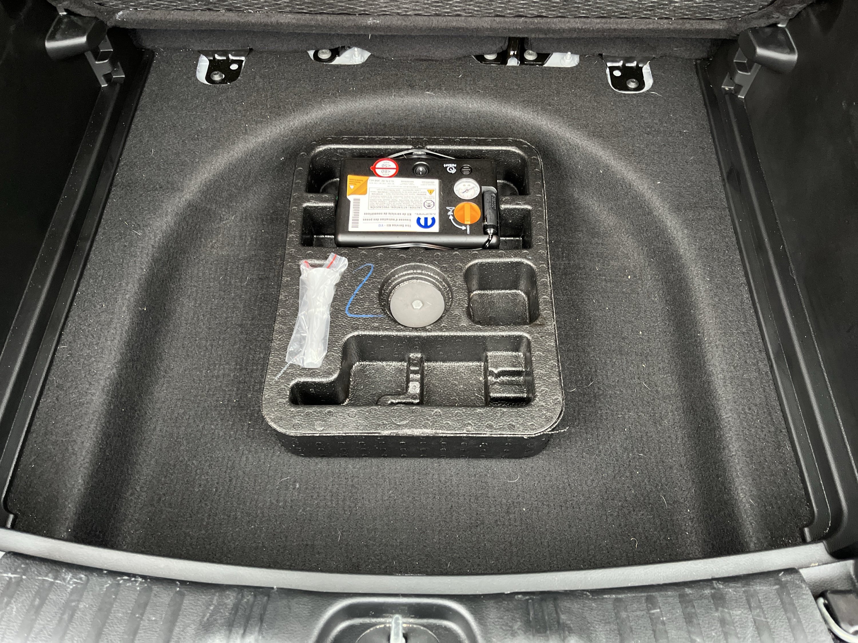 Used 2025 Jeep Compass Limited AWD/4WD image 11