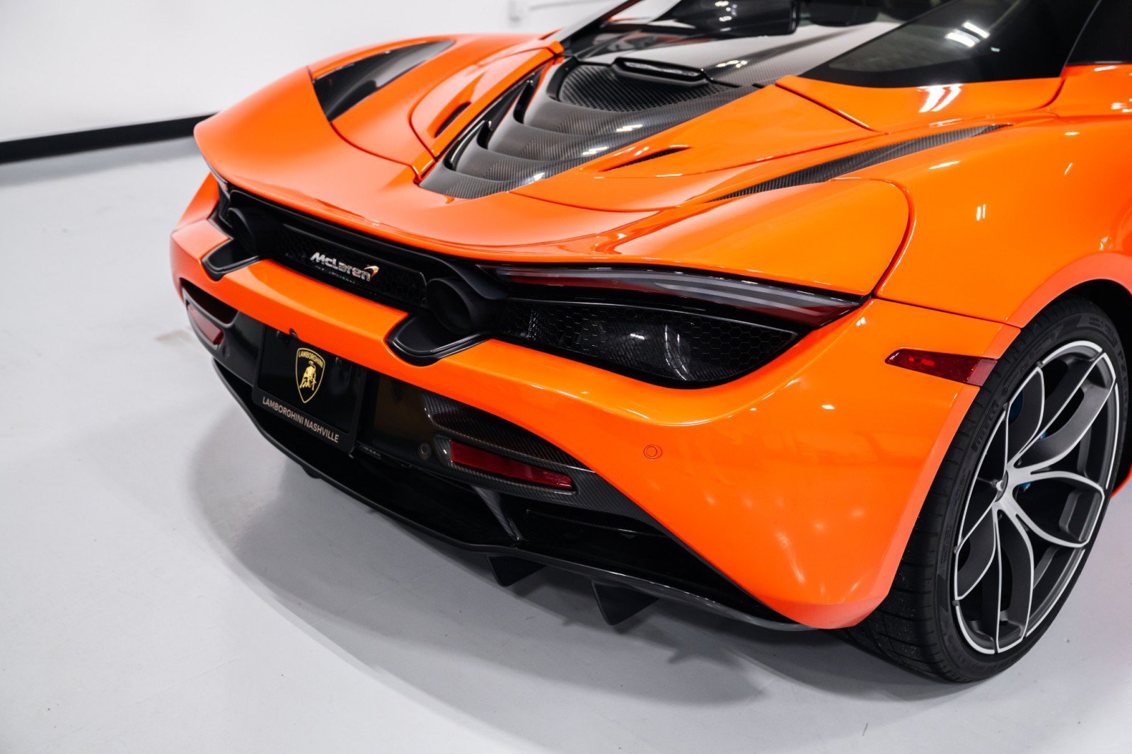 Used 2019 McLaren 720S Performance RWD image 29