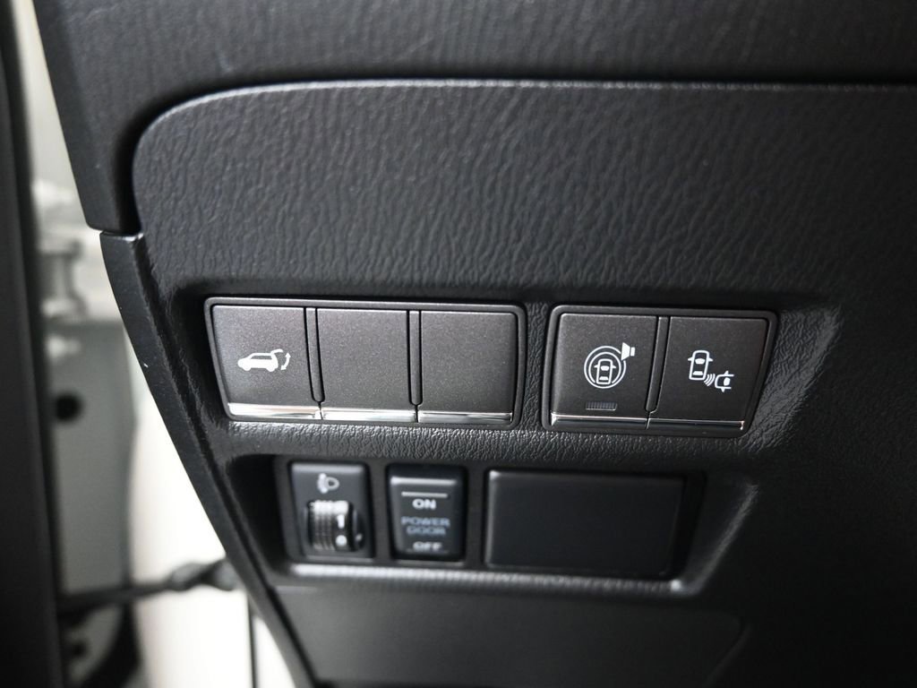 Used 2016 INFINITI QX80 4WD w/ Driver's Assistance Package image 20