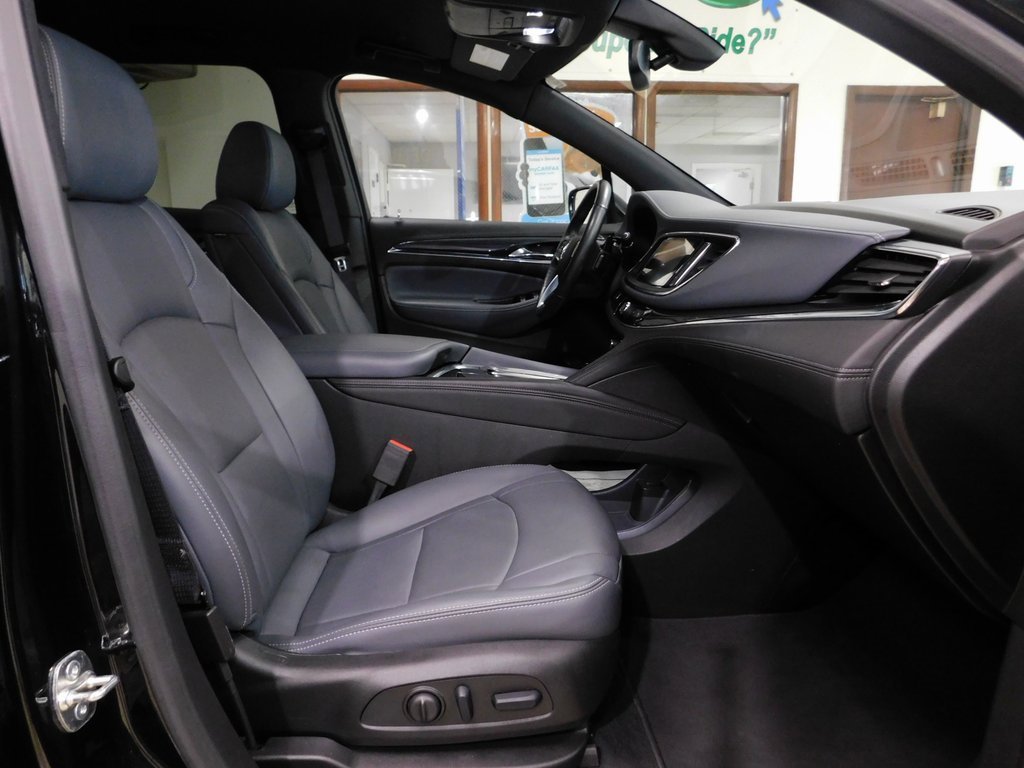 Used 2024 Buick Enclave Essence image 95