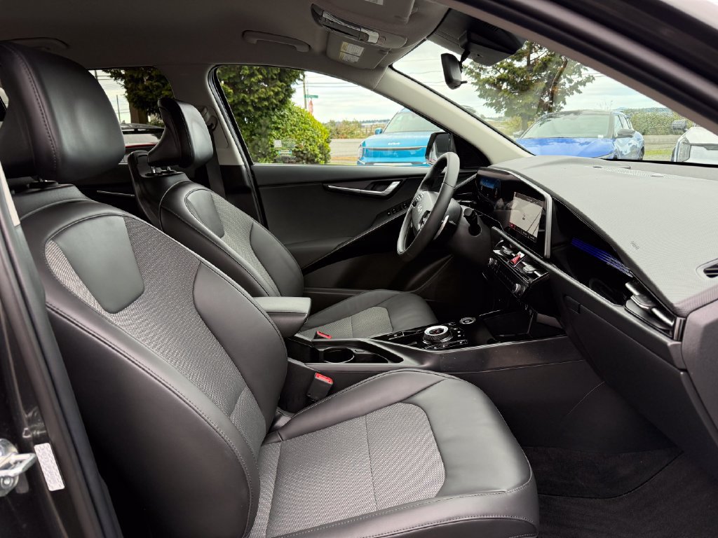 Certified 2023 Kia Niro Wind FWD image 12