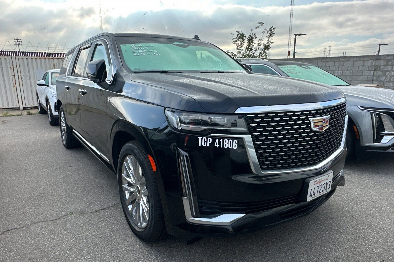 Used 2024 Cadillac Escalade ESV Premium Luxury w/ Performance Package image 2