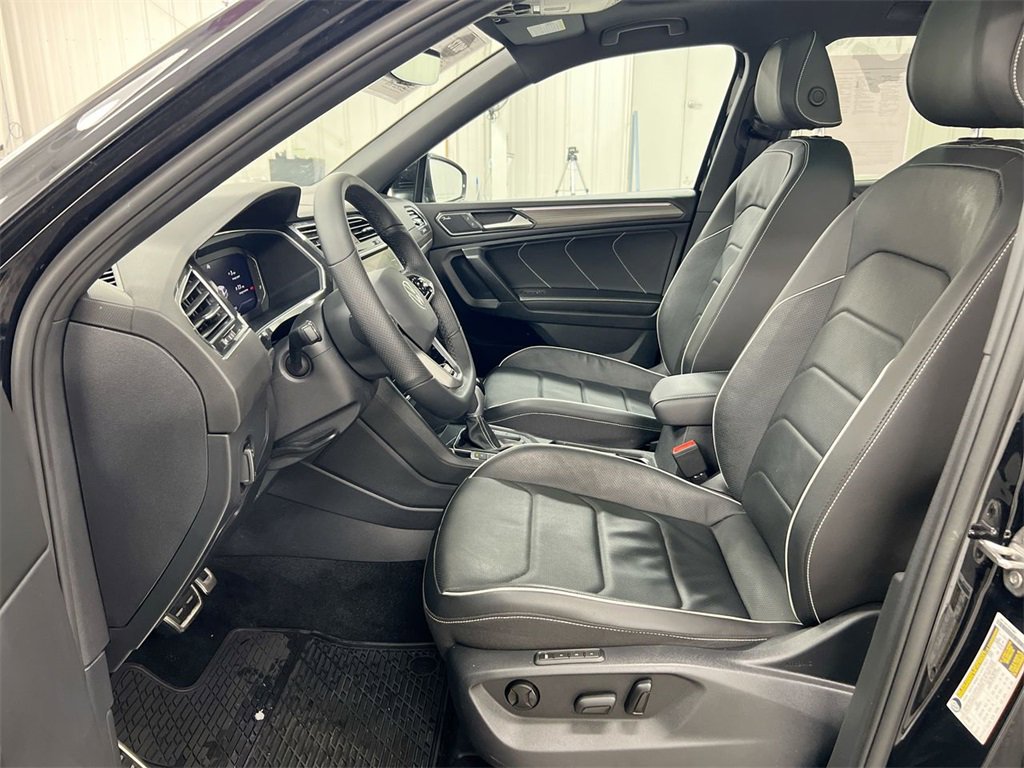 Used 2022 Volkswagen Tiguan SEL R-Line image 20