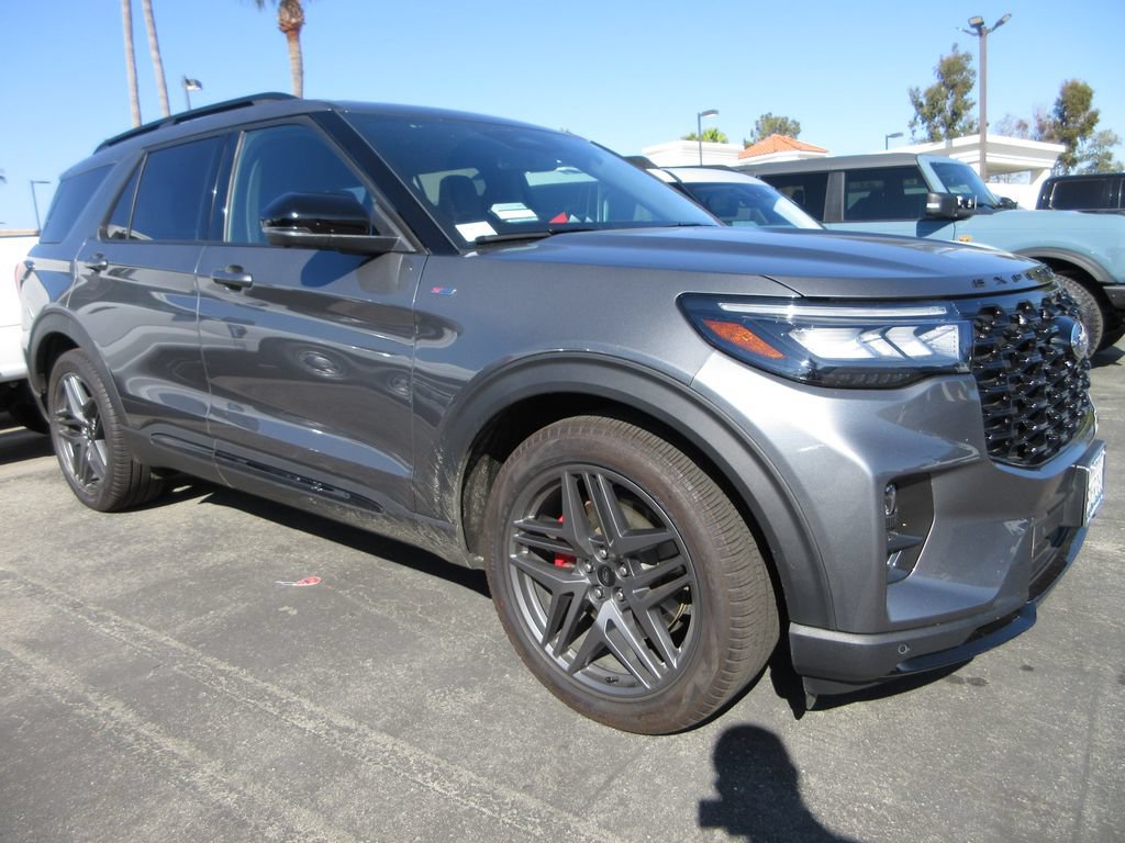 Used 2026 Ford Explorer ST-Line w/ ST-Line Street Pack RWD image 4