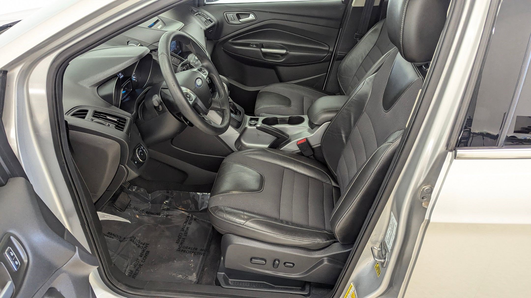 Used 2015 Ford Escape SE w/ SE Chrome Package image 23