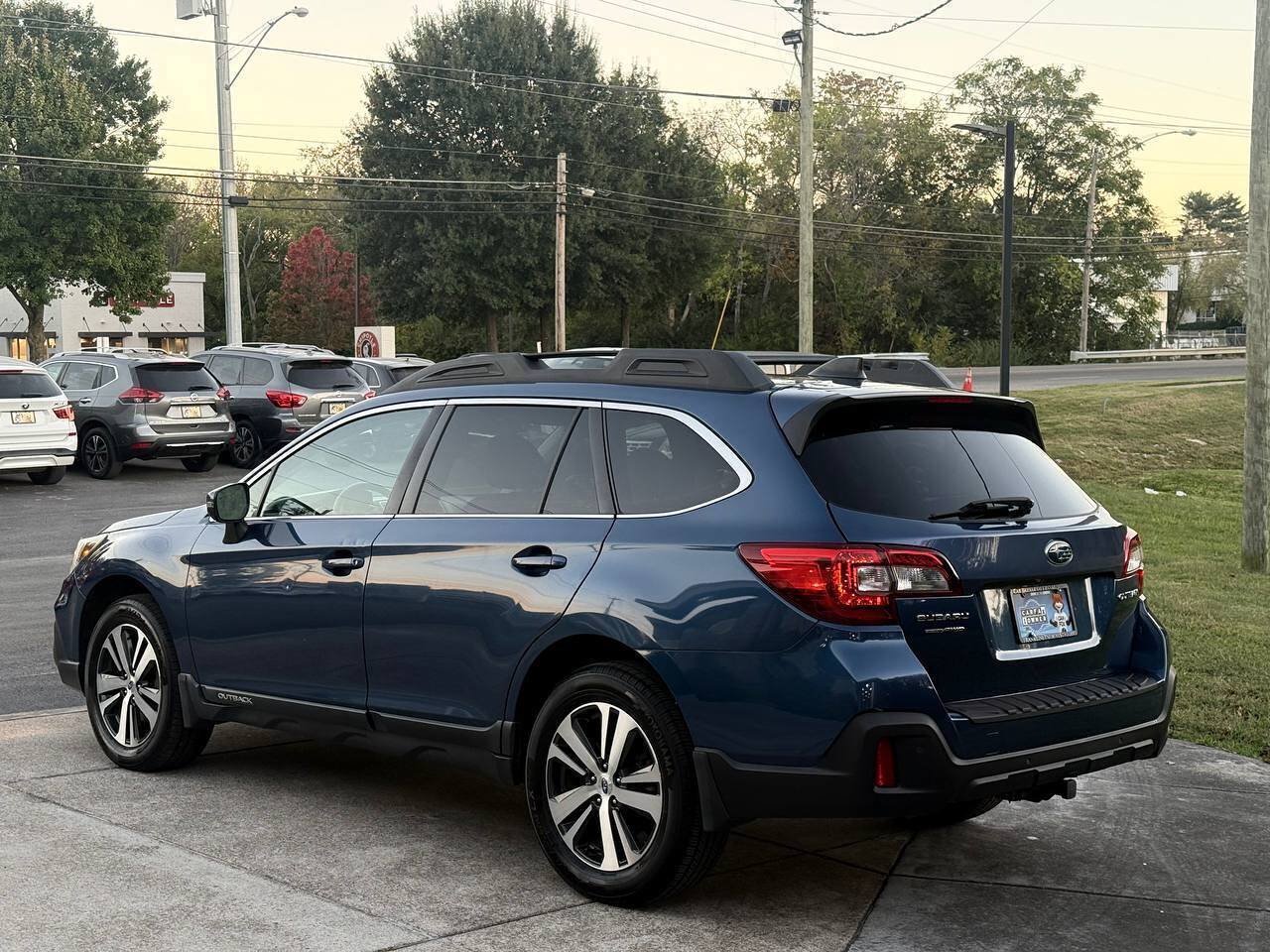 Used 2019 Subaru Outback 2.5i Limited w/ Popular Package #2 AWD/4WD image 3