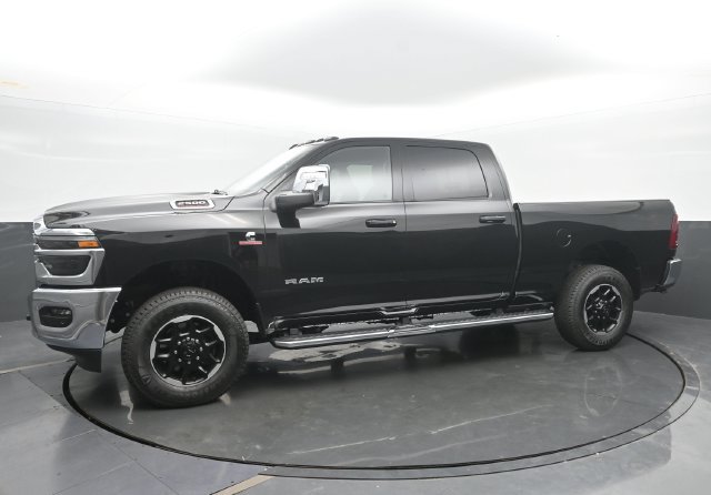 Used 2025 RAM 2500 Laramie AWD/4WD image 2