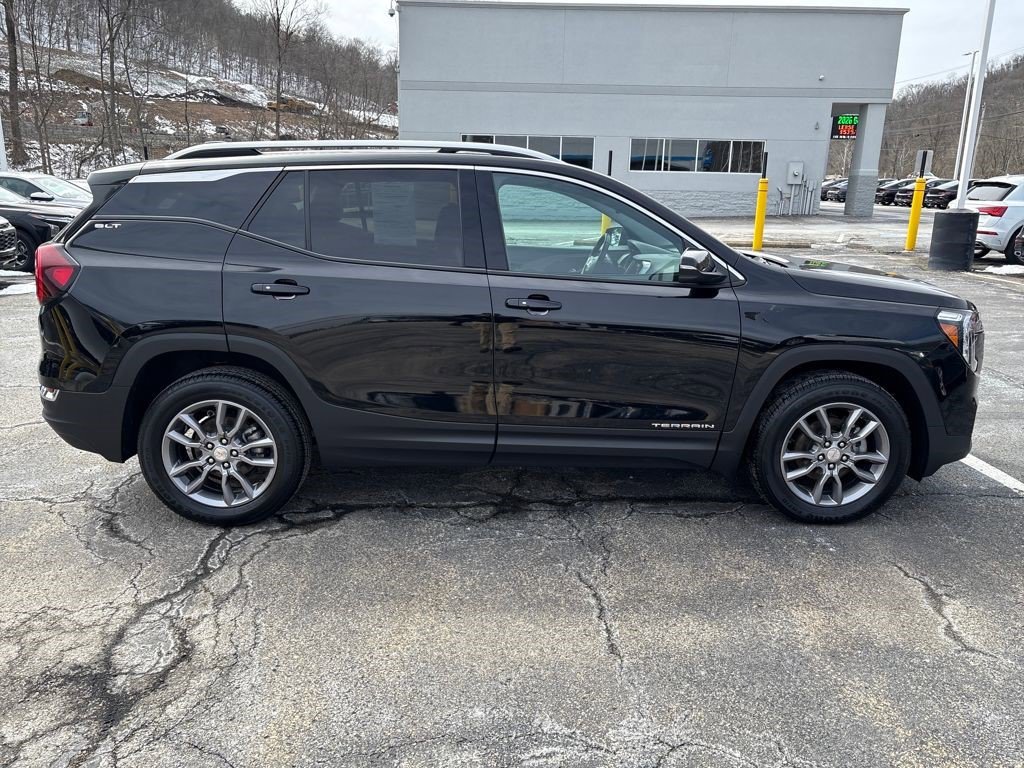 Certified 2024 GMC Terrain SLT w/ Infotainment Package II image 8