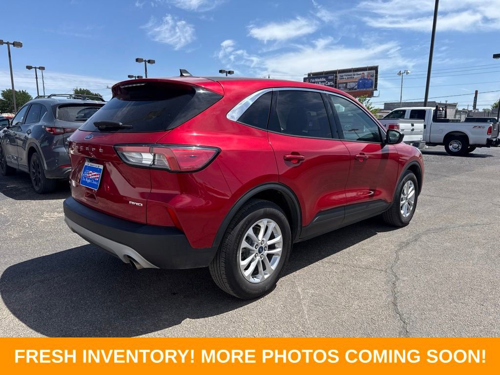 Used 2022 Ford Escape SE w/ Cold Weather Package AWD/4WD image 2