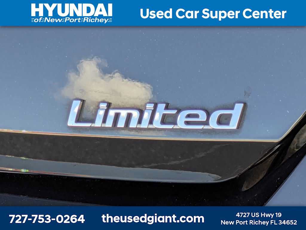Certified 2023 Hyundai Elantra Limited w/ Cargo Package FWD image 12