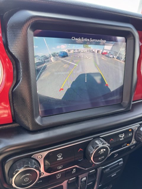 Used 2020 Jeep Wrangler Unlimited Sahara image 17