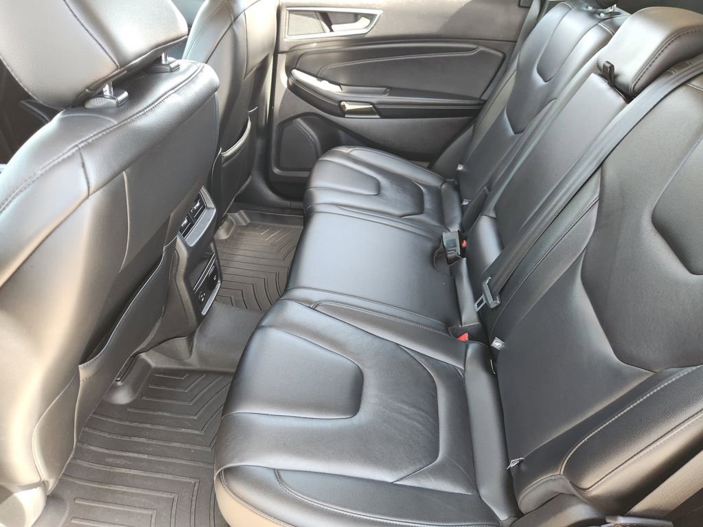 Used 2021 Ford Edge Titanium image 18