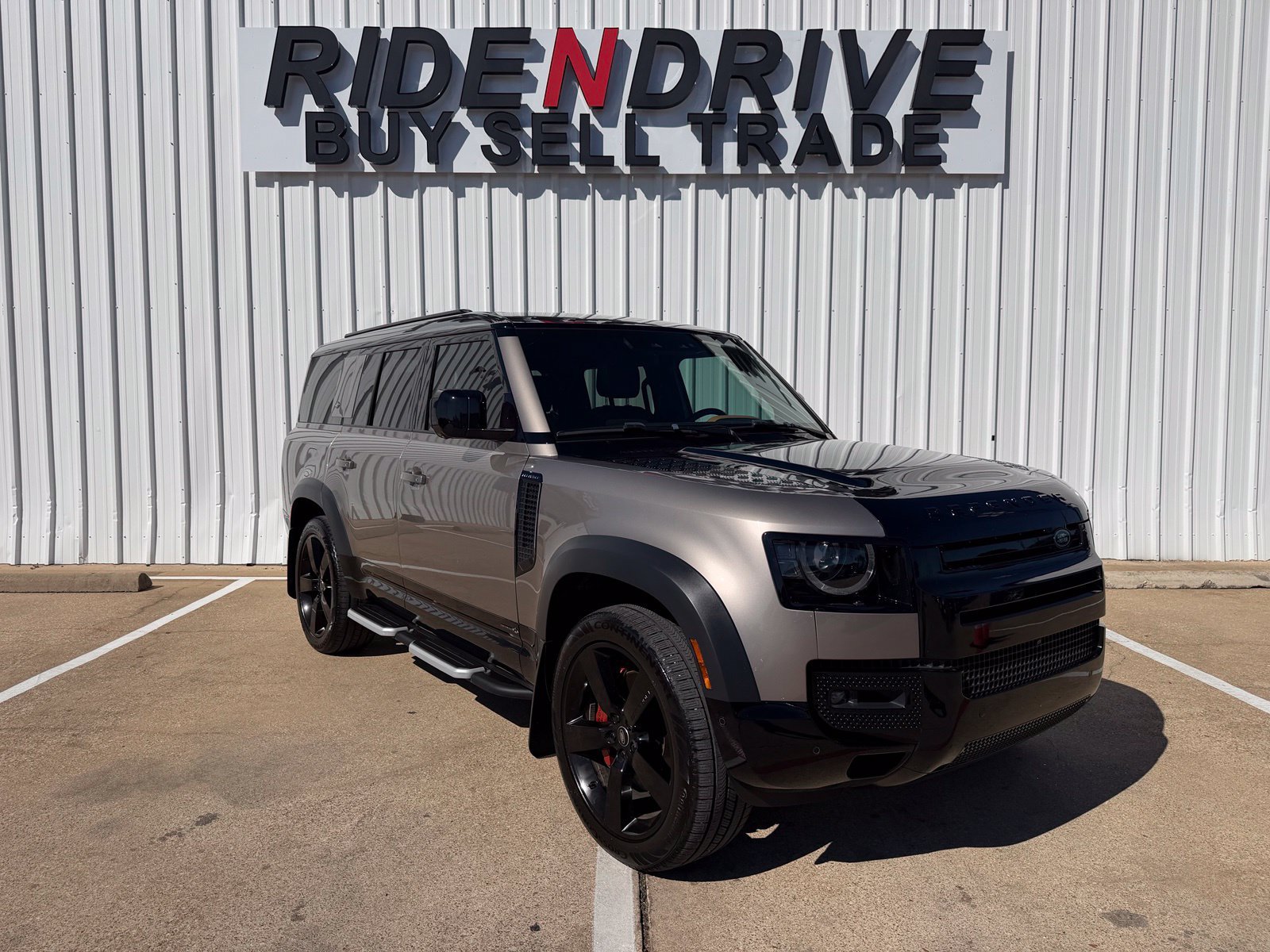 Used 2023 Land Rover Defender 130 X AWD/4WD image 10