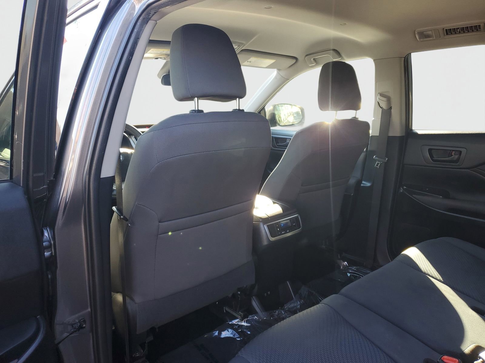 Used 2019 Toyota Highlander LE w/ Carpet Mat Package (TMS) image 14