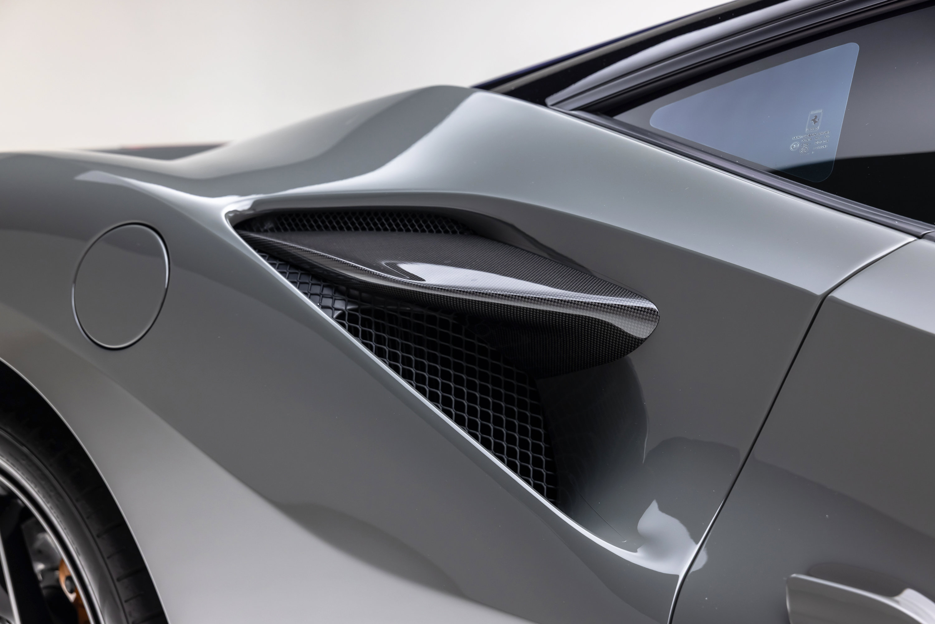 Certified 2022 Ferrari F8 Tributo RWD image 23