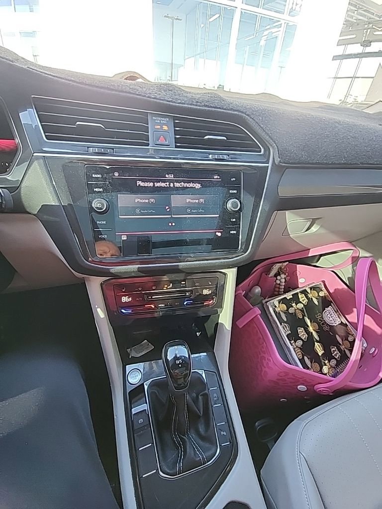 Used 2022 Volkswagen Tiguan SE R-Line image 13