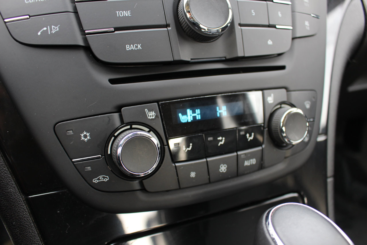 Used 2012 Buick Regal Leather image 26