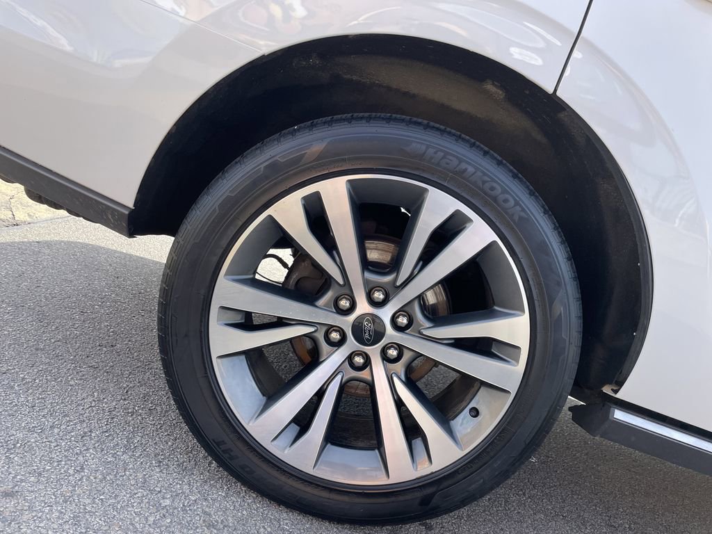 Used 2020 Ford Expedition Limited w/ Equipment Group 302A image 12