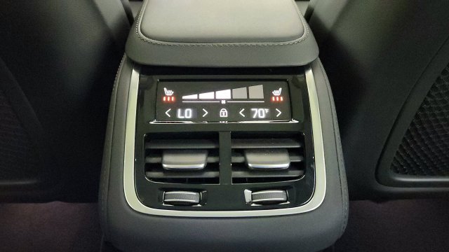 Certified 2026 Volvo XC90 B5 Core AWD/4WD image 30