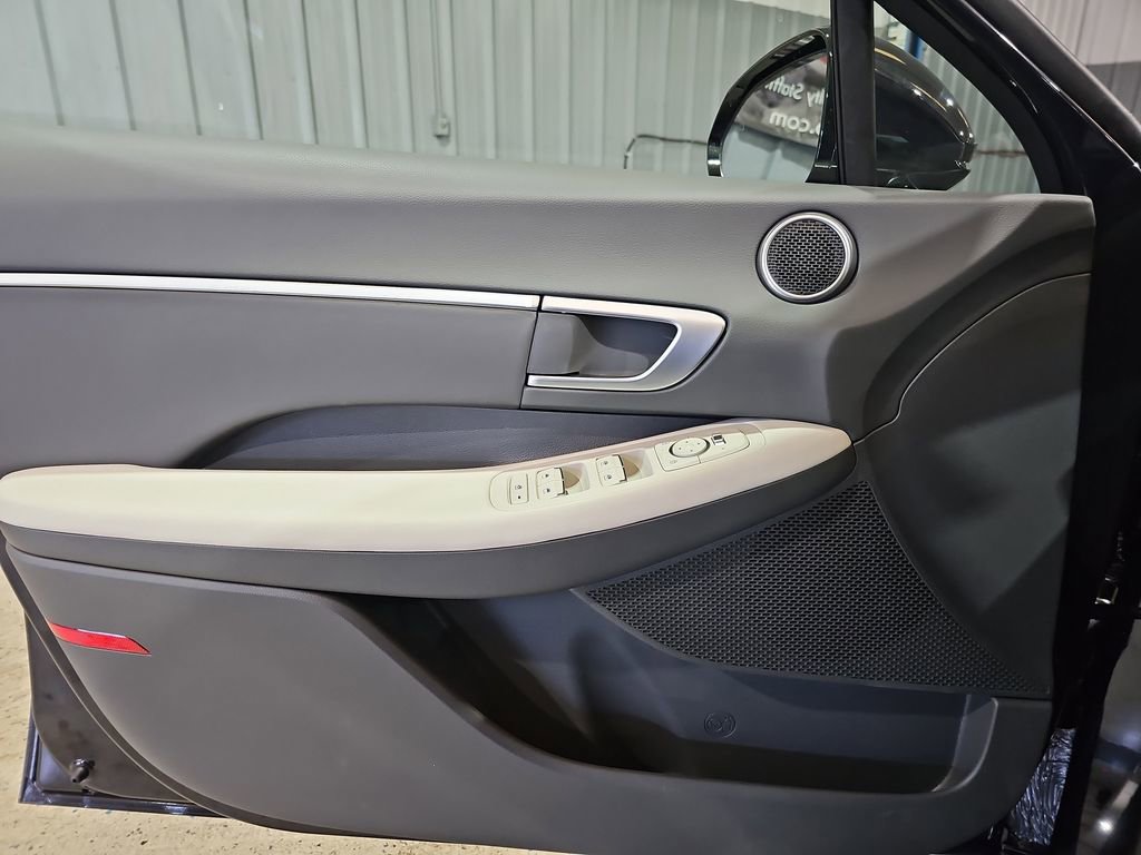 New 2026 Hyundai Sonata SEL FWD image 24