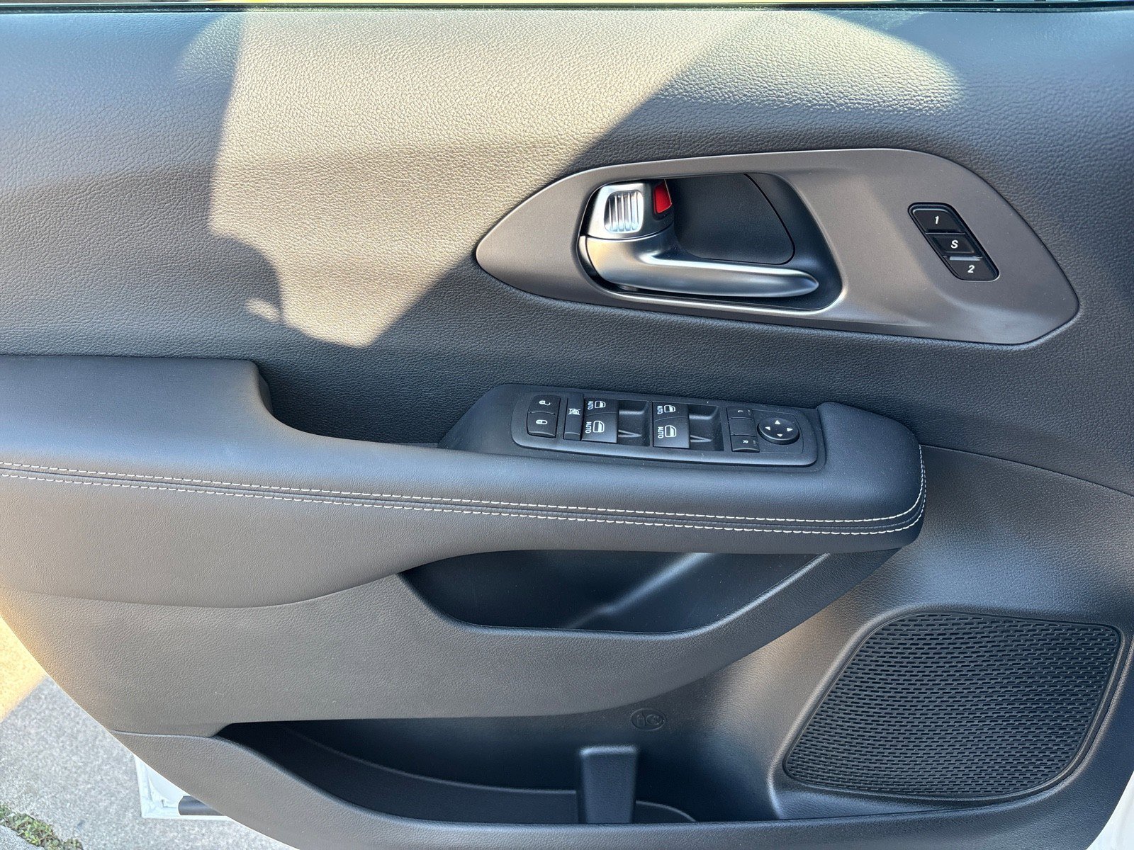 New 2026 Chrysler Pacifica Select image 14