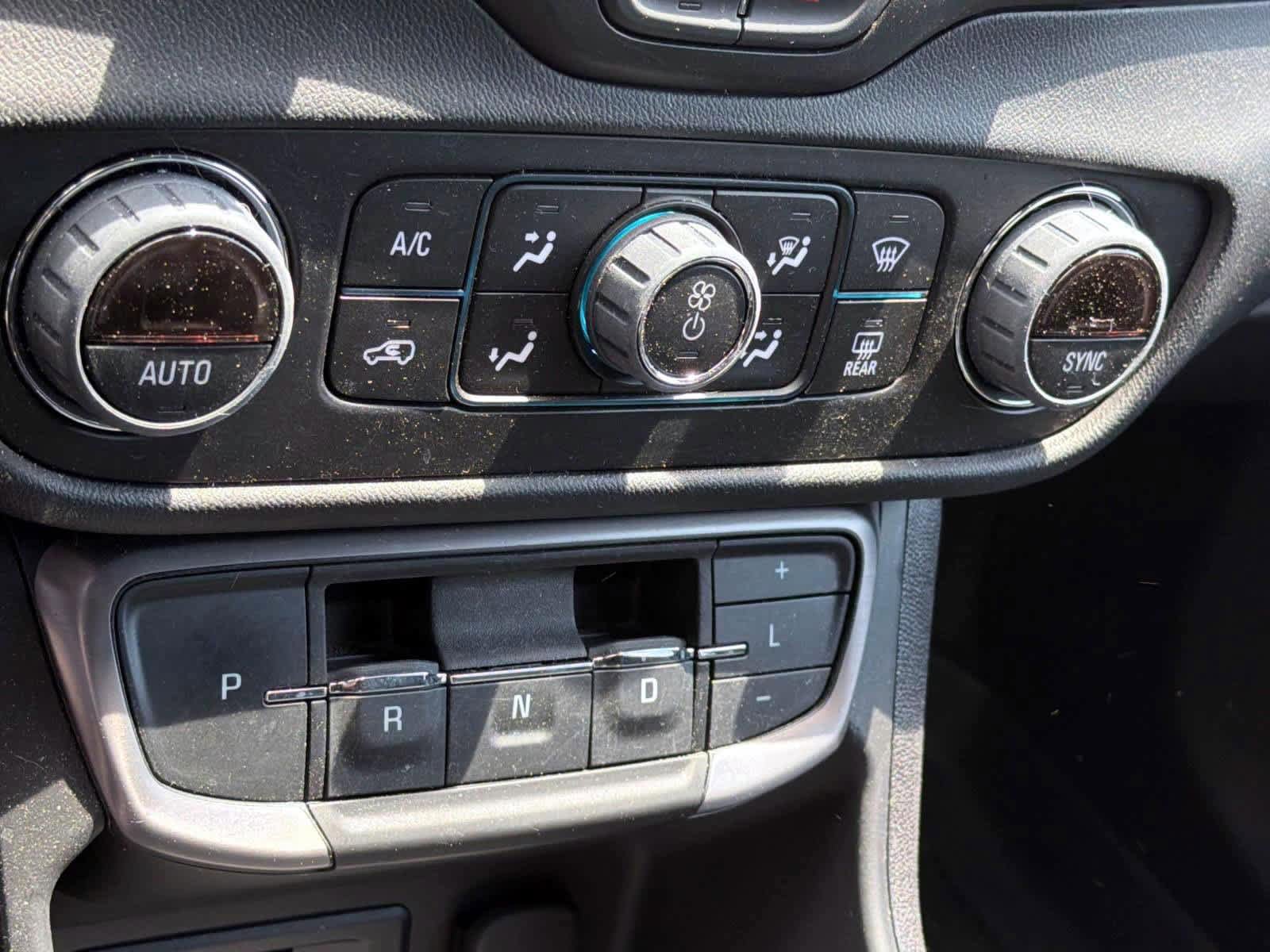 Used 2024 GMC Terrain AT4 AWD/4WD image 16