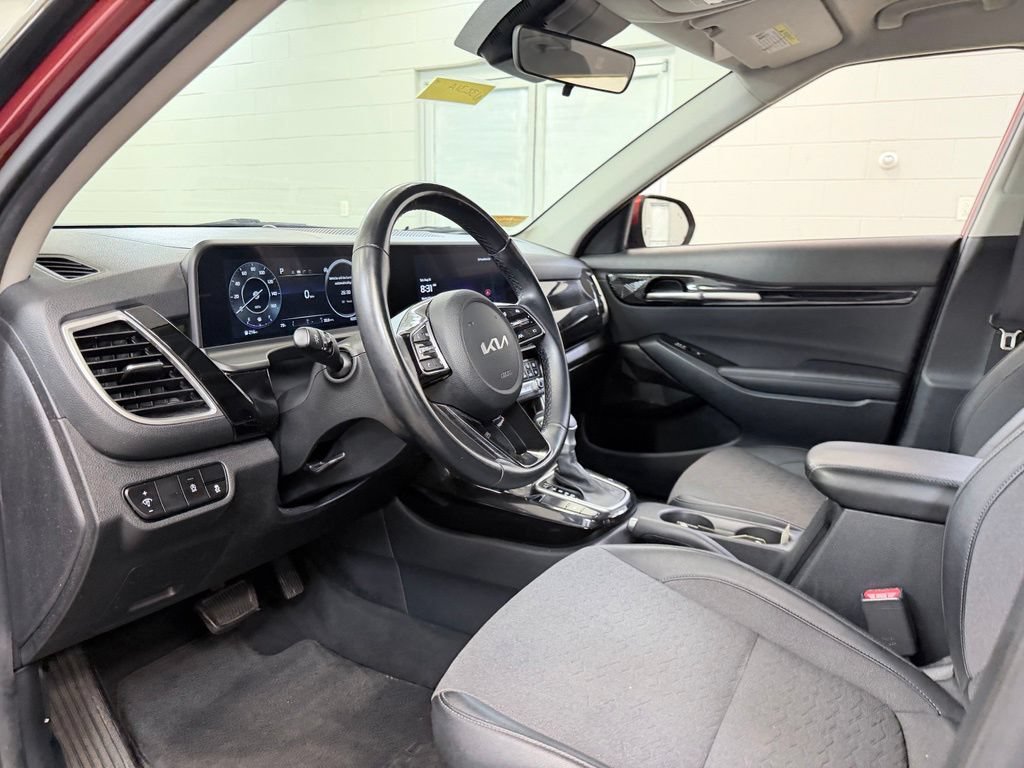 Used 2024 Kia Seltos S FWD image 14