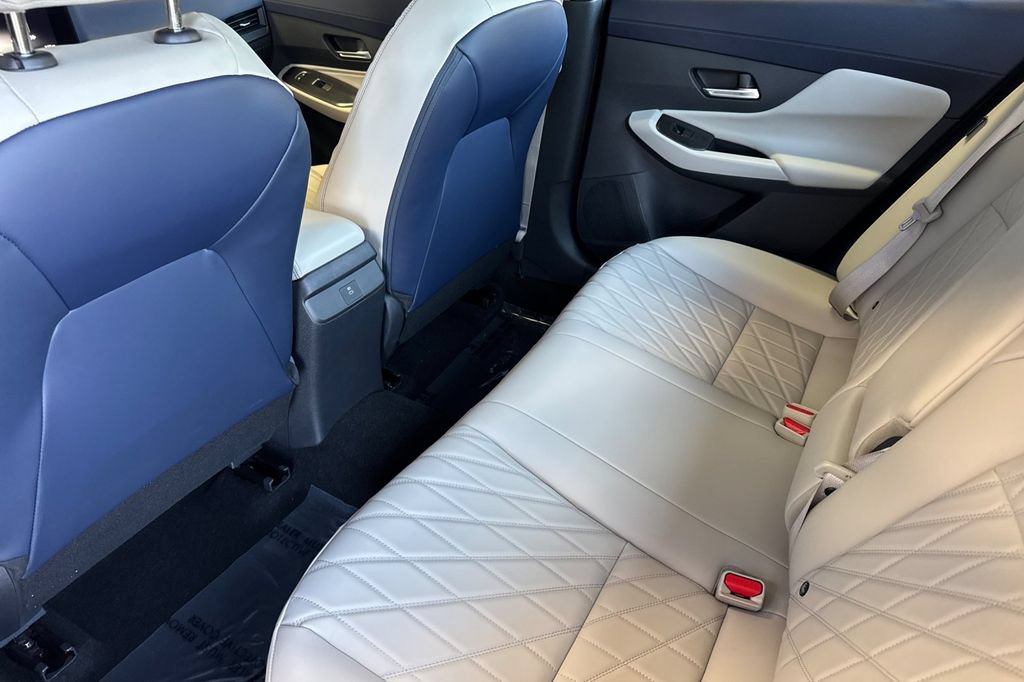 New 2026 Nissan Sentra SL w/ Floor Mat Package FWD image 9
